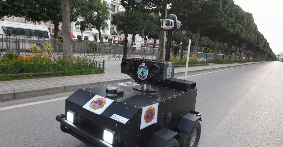 Tunisian Police Enforcing the Coronavirus Lockdown With Robots