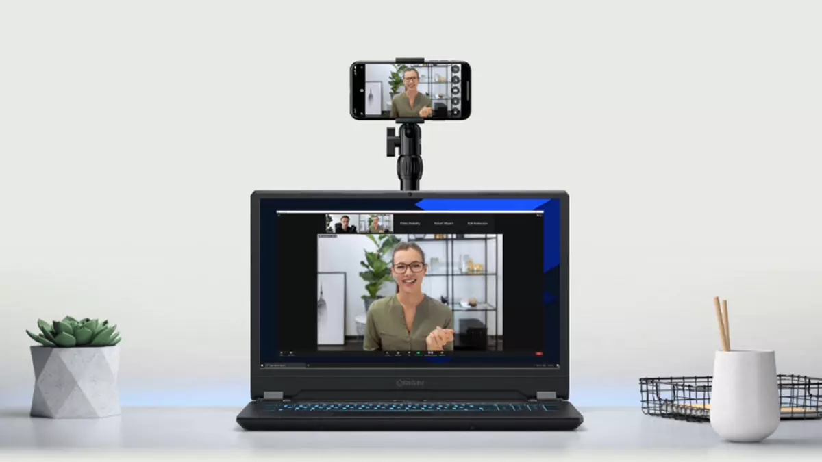 How to Turn Your Smartphone Into a Wireless Webcam