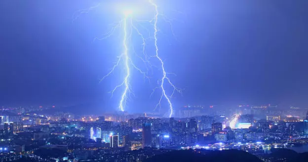 How Your Computer Can Get Damaged From High Voltage Lightning Strikes